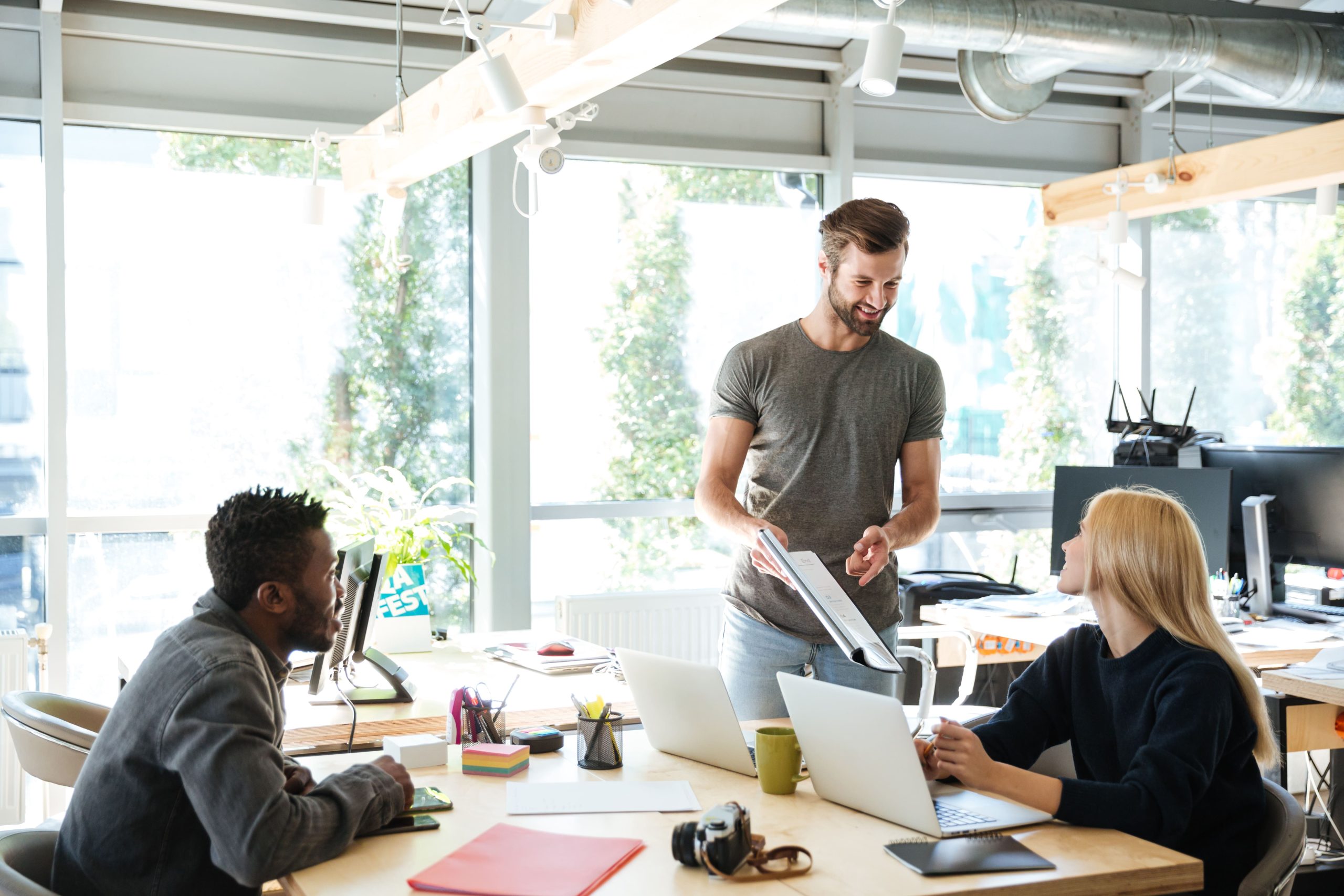 L’Evoluzione degli Spazi di Lavoro nel Contesto del Lavoro Ibrido